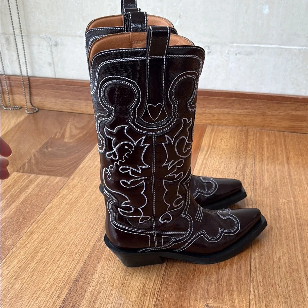 Ganni Dark Brown Boots with White Stitching - Picture 6 of 7